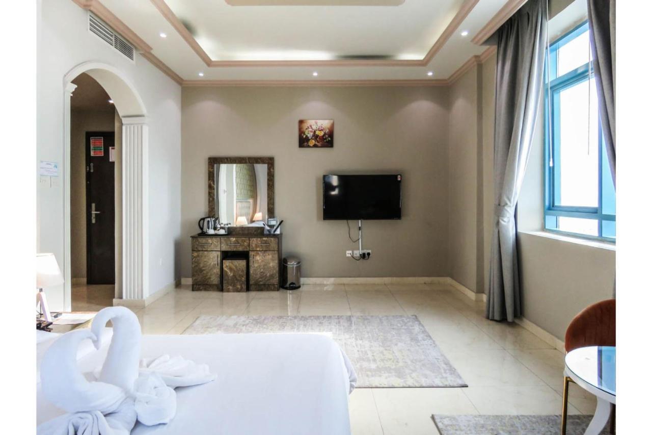 Bareen Hotel Ajman Exteriör bild